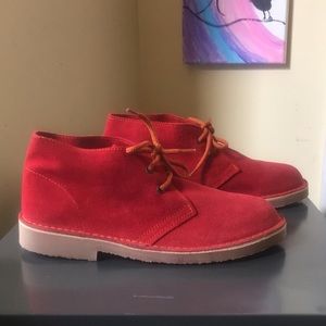 ROAMERS Red Suede 2-Eyelet Desert Boots $69 NWOB Wmn’s 6